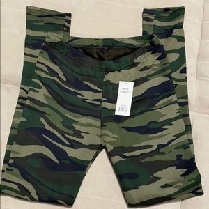 NWT Camo Fleece Lined Leggings